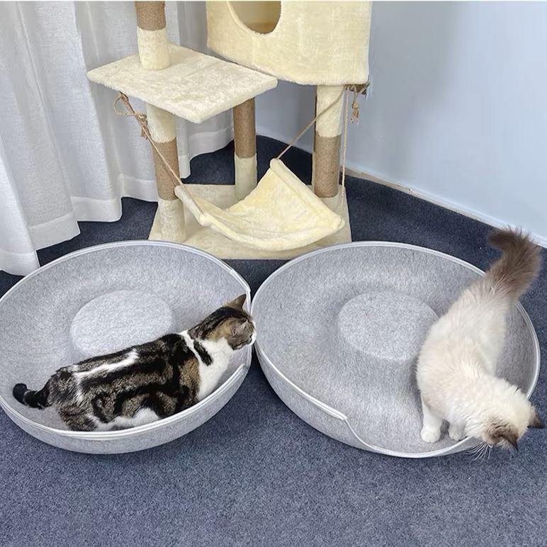 lit pour chat ouvert en deux