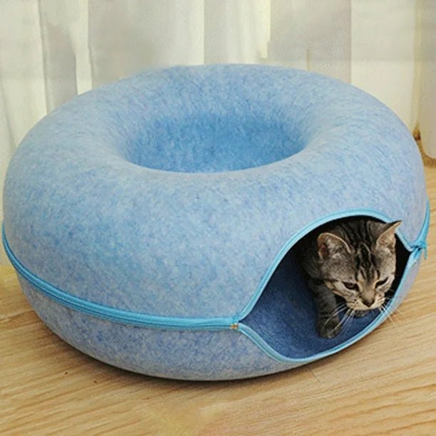 lit pour chat qui sort du tunnel